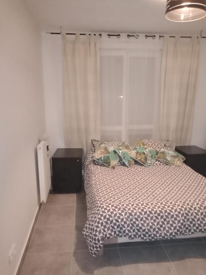 8 Rue Brise Echalas Saint-Denis  Exterior foto