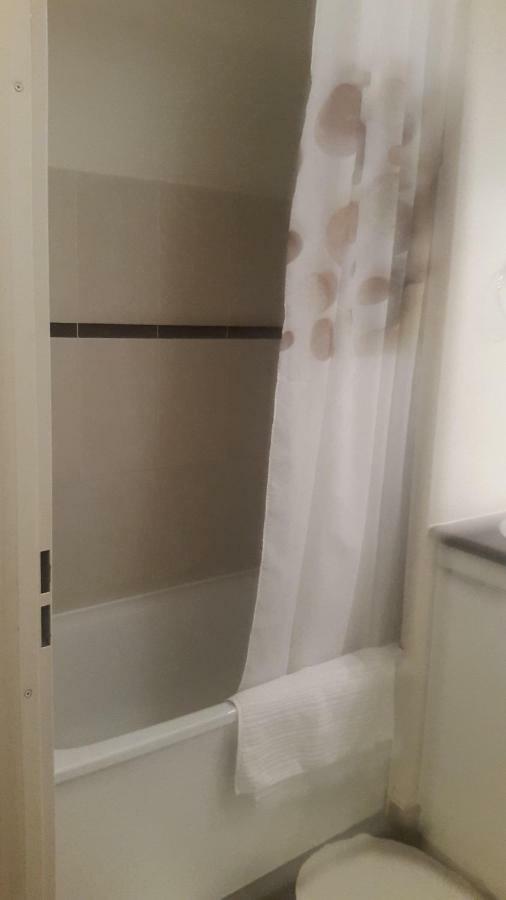 8 Rue Brise Echalas Saint-Denis  Exterior foto